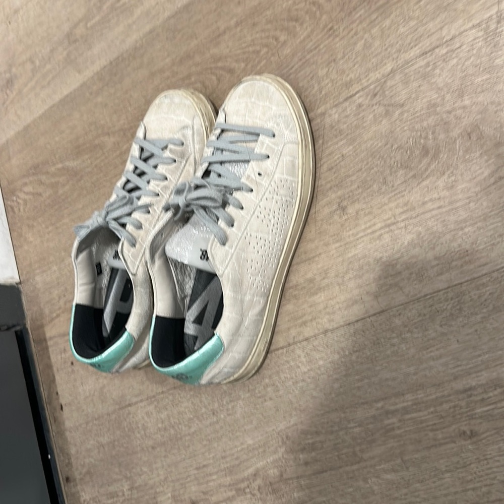 P440 sneakers size 10